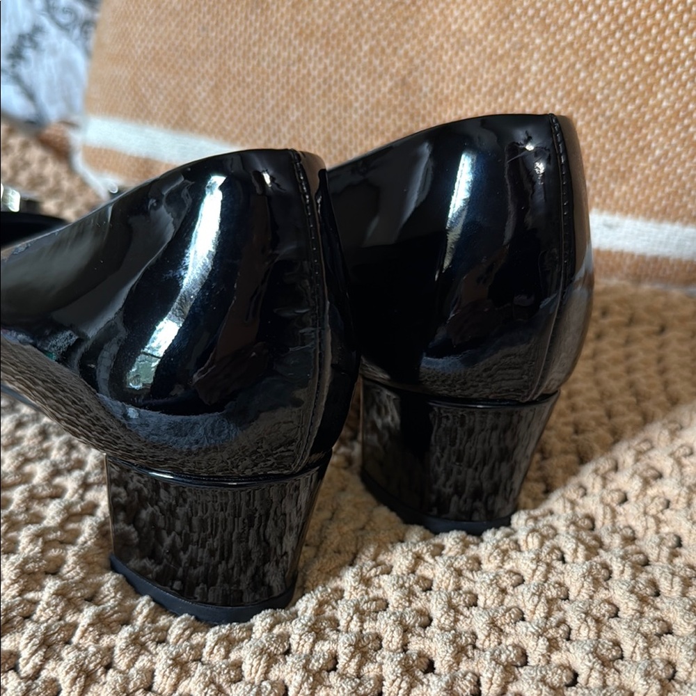 GUCCI Black Patent Leather Block Gold Accents Heels Shoes; 39.5 - Picture 7 of 10